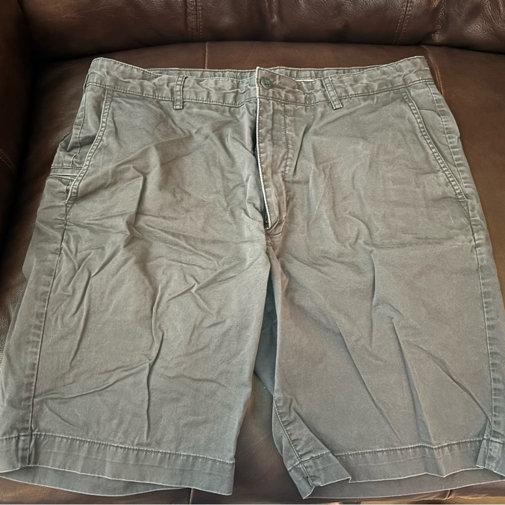Daniel Cremieux Gray Flat Front Shorts